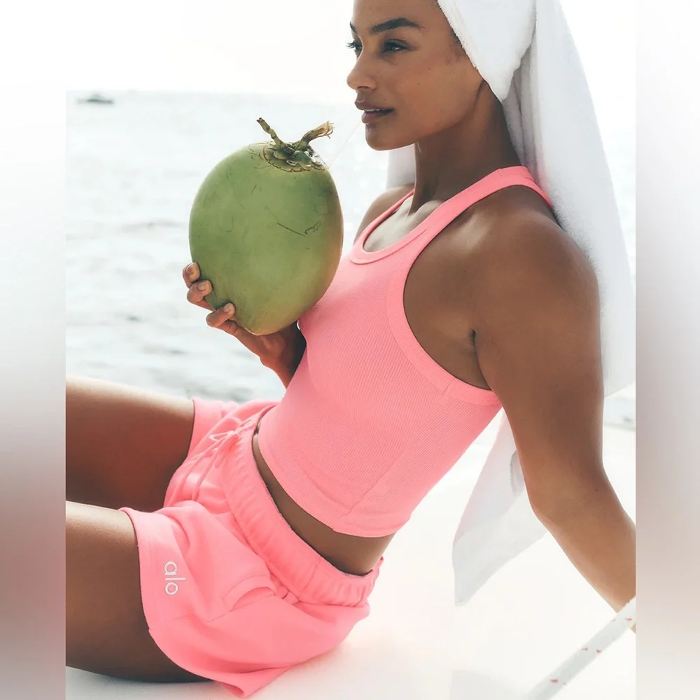 🩷ALO🩷 NEON BUBBLEGUM Accolade Shorts